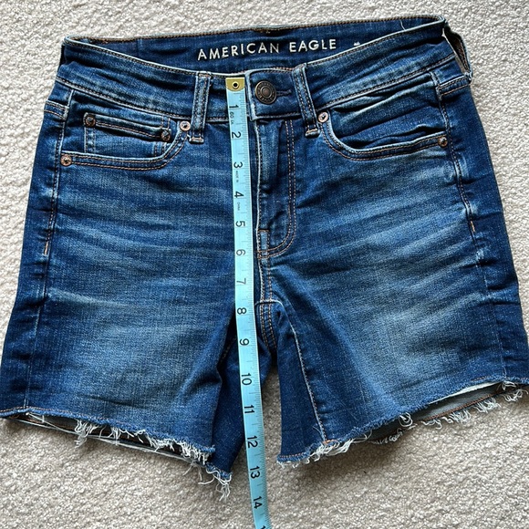 American eagle , super stretch demin shorts, size2 - Picture 2 of 7